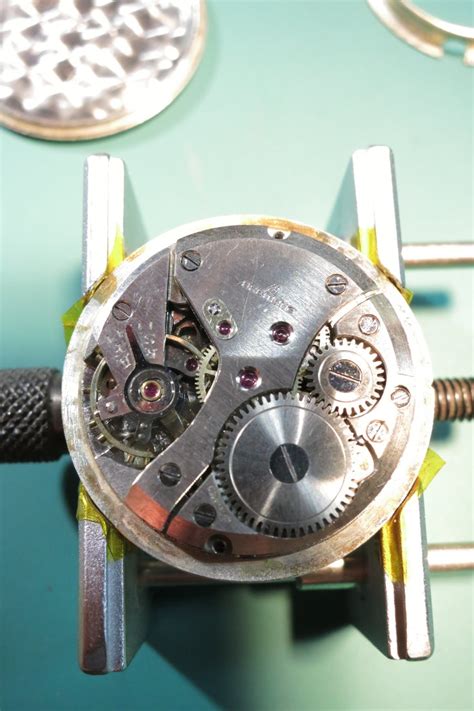 breitling hand wound watch movements